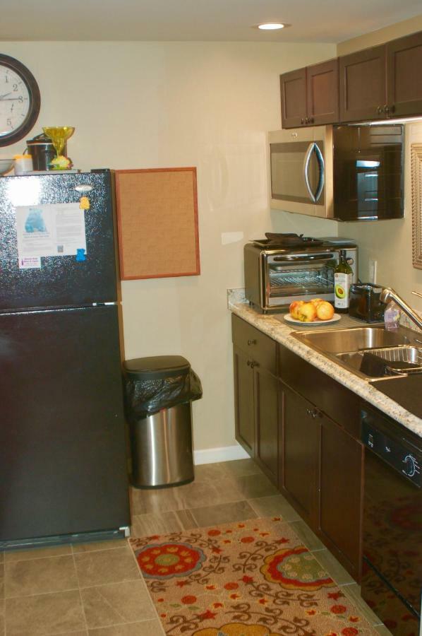 Blue Bear Den 3Br 2Ba Dtc Private Apt Hot Tub Esterno foto