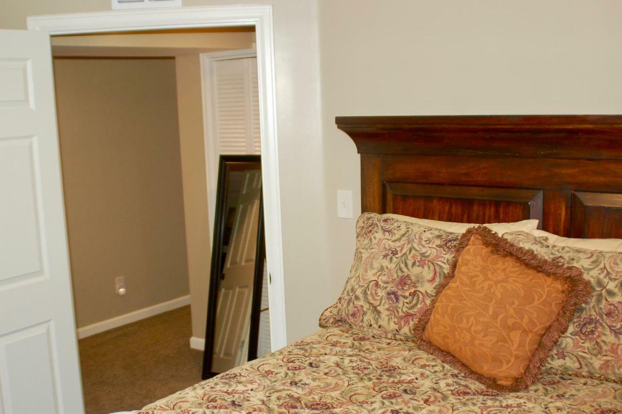 Blue Bear Den 3Br 2Ba Dtc Private Apt Hot Tub Esterno foto